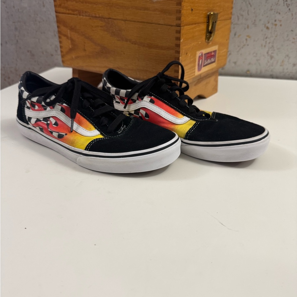 Vans New Kids Unisex Ward Flame Checker Leather Lace Up Trainers Black Sneakers